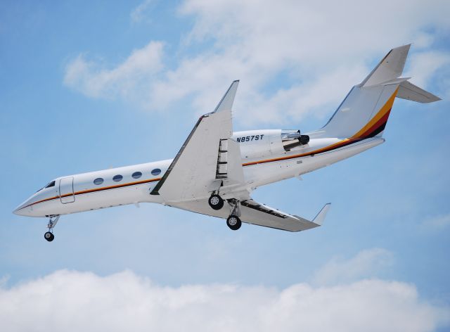 Gulfstream GIV N857ST