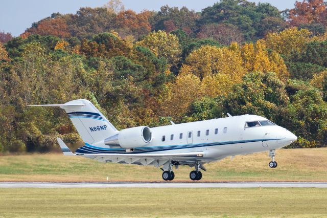 Challenger 604 N86NP