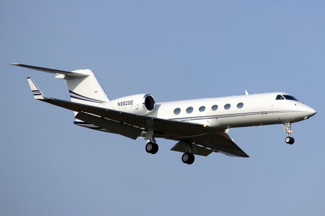 Gulfstream G400 N882DE