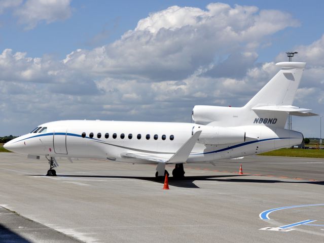 Hawker 750 N88ND