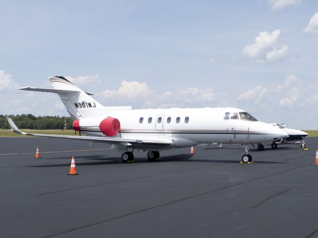 Hawker 900XP N901MJ