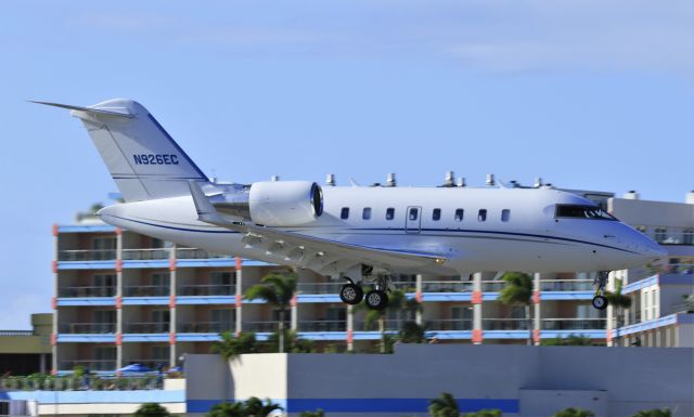 Challenger 604 N926EC