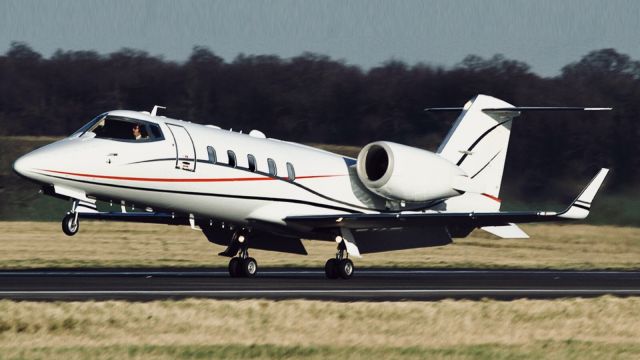 Learjet 60 N960SC