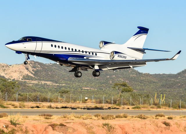 Falcon 7X N963RS