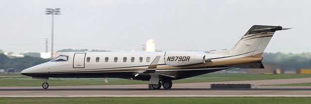 Learjet 45 N979DR