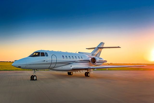 Hawker 1000 N982EC